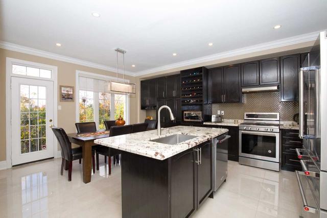114 Fahey Dr, House detached with 4 bedrooms, 5 bathrooms and 6 parking in Brampton ON | Image 9