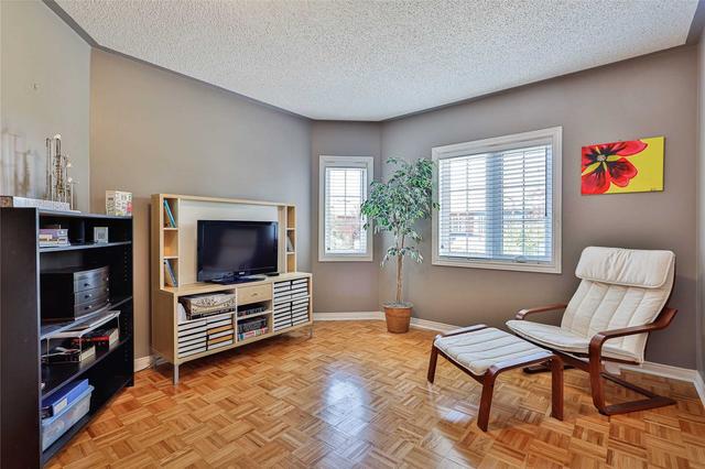 15 Louana Cres, Townhouse with 3 bedrooms, 3 bathrooms and 3 parking in Vaughan ON | Image 22