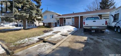 110 Tripp Road, House detached with 4 bedrooms, 3 bathrooms and null parking in Oxbow SK | Card Image
