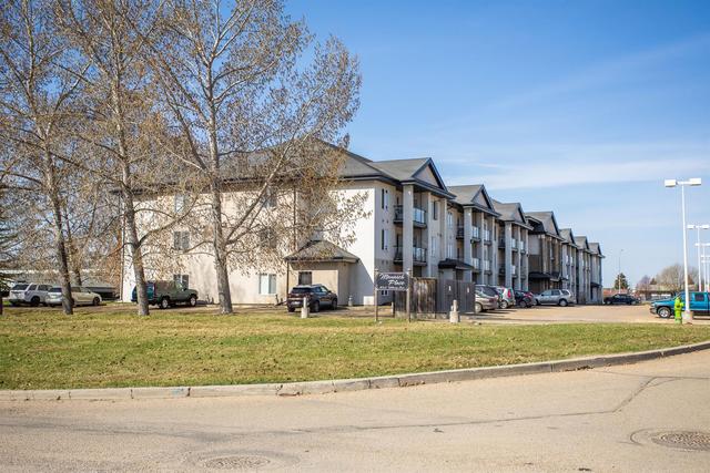 311 - 80a Kelloway Crescent, Condo with 3 bedrooms, 1 bathrooms and 1 parking in Red Deer AB | Image 2