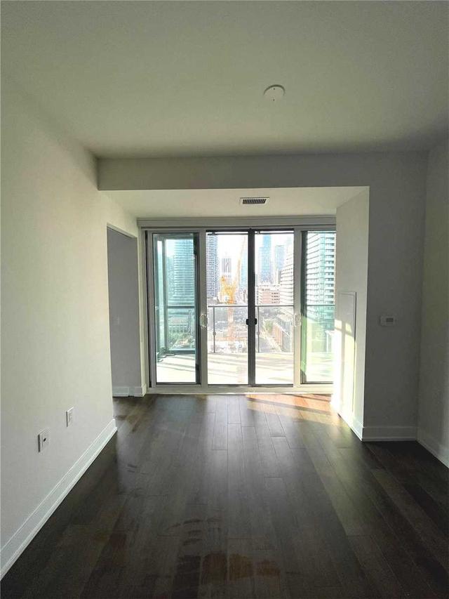 1905 - 7 Grenville St, Condo with 2 bedrooms, 2 bathrooms and 0 parking in Toronto ON | Image 10