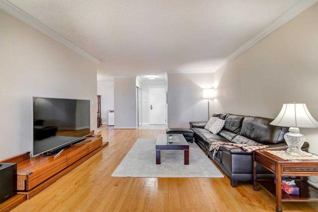 2317 - 18 Sommerset Way, Condo with 2 bedrooms, 2 bathrooms and 1 parking in Toronto ON | Image 31