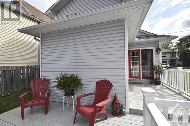 466 Hilson Avenue, House detached with 4 bedrooms, 2 bathrooms and 7 parking in Ottawa ON | Image 29