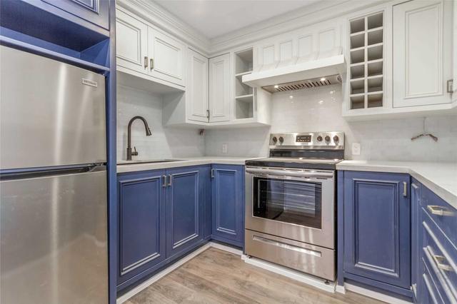 upper - 2263 Dundas St W, Condo with 2 bedrooms, 1 bathrooms and 0 parking in Toronto ON | Image 1