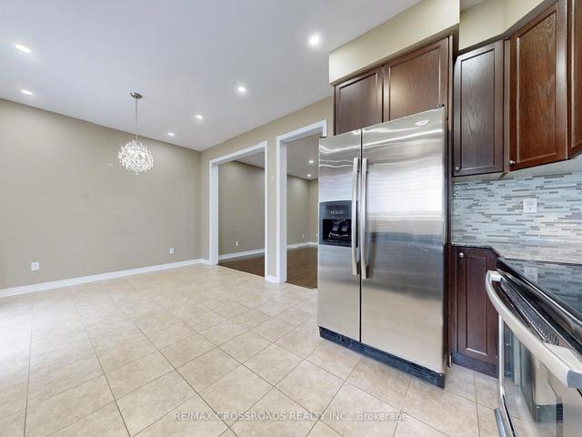 2404 Old Brompton Way, House attached with 3 bedrooms, 4 bathrooms and 2 parking in Oakville ON | Image 37