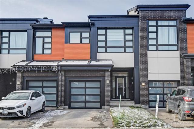 575 Rathburn Lane, Townhouse with 3 bedrooms, 4 bathrooms and 3 parking in Ottawa ON | Image 1