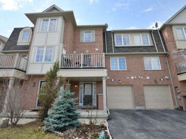 934 Ambroise Cres, House attached with 2 bedrooms, 2 bathrooms and 2 parking in Milton ON | Image 1