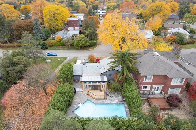 27 Southwell Dr, House detached with 3 bedrooms, 3 bathrooms and 5 parking in Toronto ON | Image 12