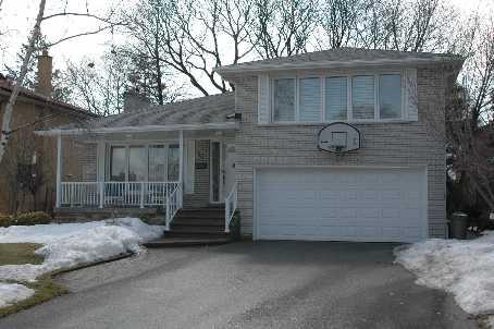80 Ashmount Cres, House detached with 3 bedrooms, 3 bathrooms and 4 parking in Toronto ON | Image 1