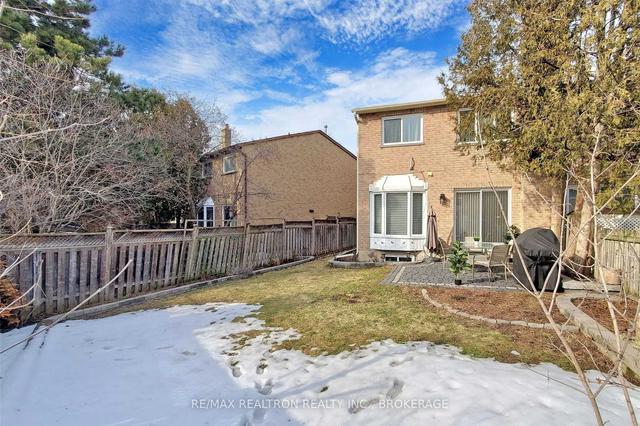 185 Cottonwood Crt, House semidetached with 3 bedrooms, 2 bathrooms and 5 parking in Markham ON | Image 29