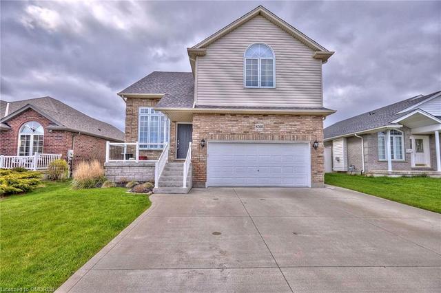 8360 Mullen Court, House detached with 4 bedrooms, 1 bathrooms and 6 parking in Niagara Falls ON | Image 1