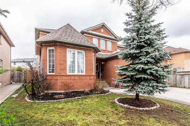 768 Saginaw Parkway, House detached with 4 bedrooms, 2 bathrooms and 4 parking in Cambridge ON | Image 2