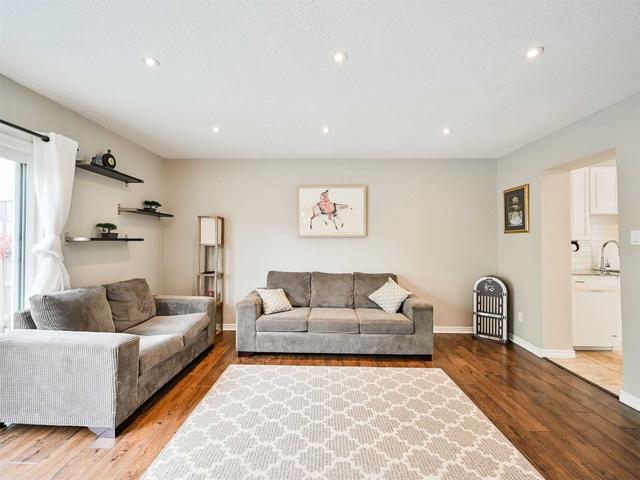 115 Greene Dr, House attached with 3 bedrooms, 2 bathrooms and 3 parking in Brampton ON | Image 22