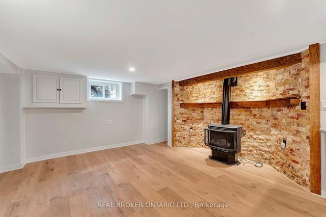 221 East 14th St, House detached with 3 bedrooms, 2 bathrooms and 1 parking in Hamilton ON | Image 11