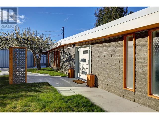 266 Alder Avenue, House detached with 3 bedrooms, 2 bathrooms and 1 parking in Okanagan Similkameen I BC | Image 40