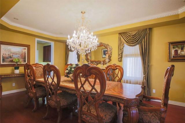 5576 Trailbank Dr, House detached with 5 bedrooms, 5 bathrooms and 6 parking in Mississauga ON | Image 2