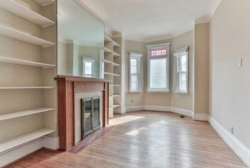 36 Robert St, House semidetached with 4 bedrooms, 3 bathrooms and null parking in Toronto ON | Image 2