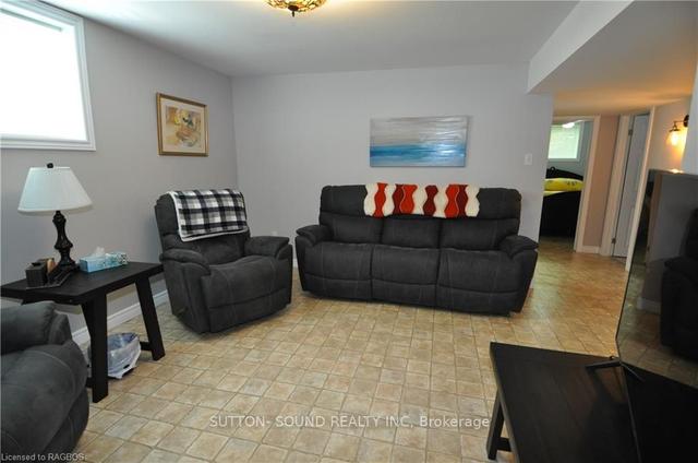 1192 14th Ave E, House detached with 1 bedrooms, 2 bathrooms and 3 parking in Owen Sound ON | Image 6