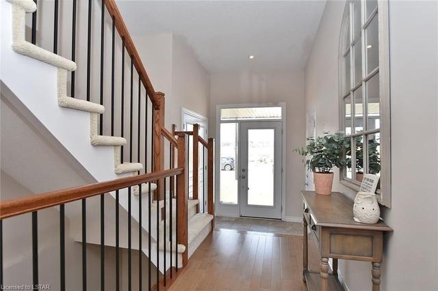 347 Livery Street, House attached with 3 bedrooms, 2 bathrooms and 3 parking in Ottawa ON | Image 20
