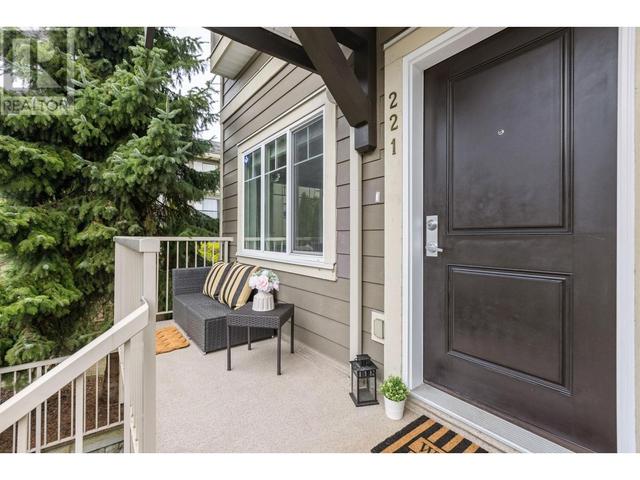 221 - 368 Ellesmere Street, House attached with 2 bedrooms, 2 bathrooms and 1 parking in Burnaby BC | Image 2