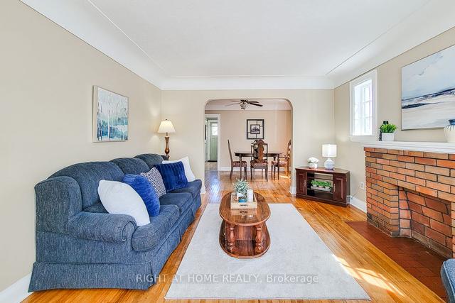 98 Royal Ave, House detached with 3 bedrooms, 1 bathrooms and 5 parking in Hamilton ON | Image 40