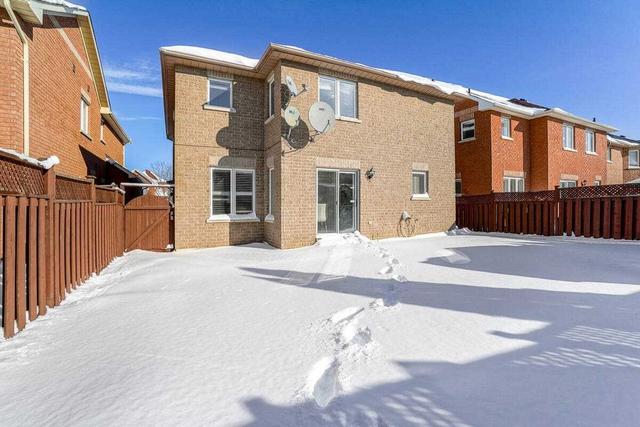 30 Swansea Meadows Dr, House detached with 4 bedrooms, 4 bathrooms and 6 parking in Brampton ON | Image 33