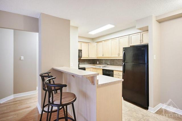 101 - 225 Alvin Road, Condo with 2 bedrooms, 2 bathrooms and 1 parking in Ottawa ON | Image 6
