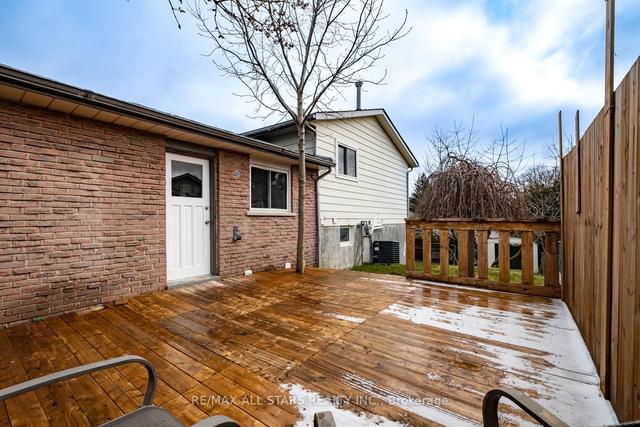 21 Sir Kay Dr, House detached with 3 bedrooms, 4 bathrooms and 5 parking in Markham ON | Image 28
