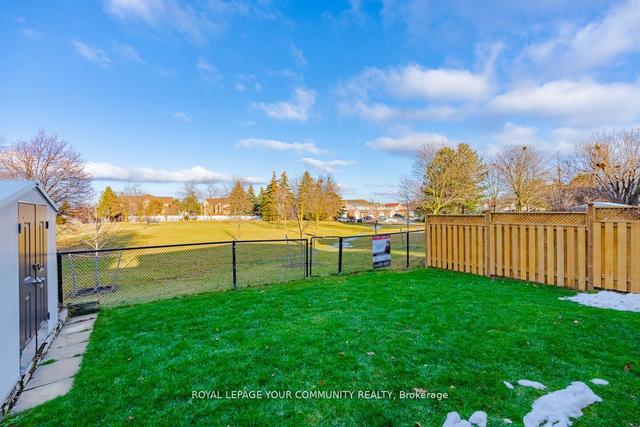 60 Newgreen Cres, House detached with 4 bedrooms, 4 bathrooms and 4 parking in Brampton ON | Image 17