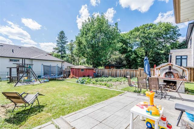 44 Amesbury Dr, House detached with 3 bedrooms, 2 bathrooms and 5 parking in Toronto ON | Image 21