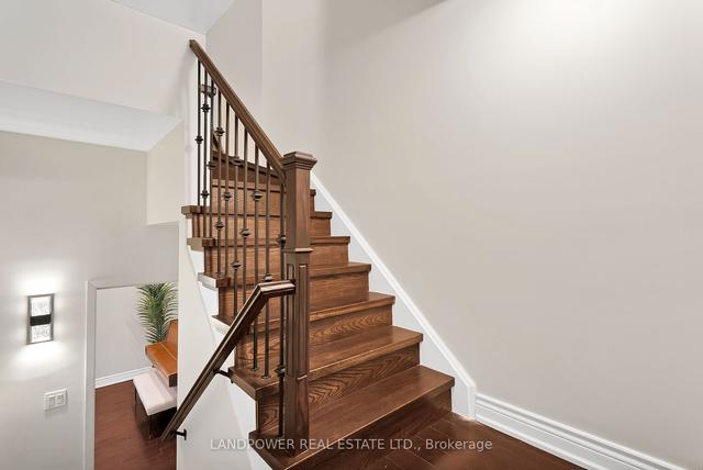 11 Stonedale Plwy, Townhouse with 3 bedrooms, 3 bathrooms and 2 parking in Toronto ON | Image 5