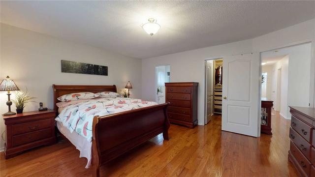 6563 Alderwood Tr, House detached with 4 bedrooms, 4 bathrooms and 6 parking in Mississauga ON | Image 9