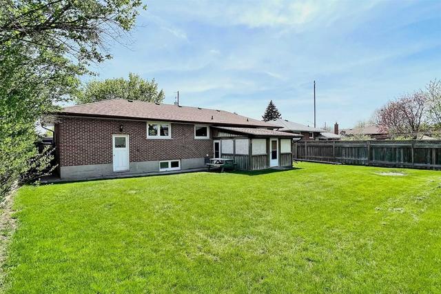 656 Buchan Ave, House detached with 3 bedrooms, 3 bathrooms and 4 parking in Oshawa ON | Image 31