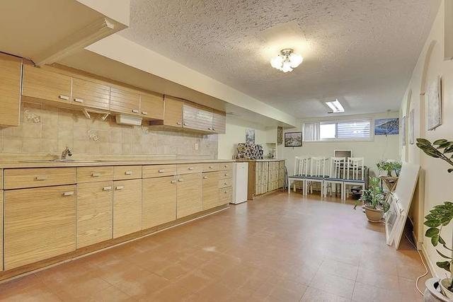 100 Lanyard Rd, House semidetached with 4 bedrooms, 2 bathrooms and 4 parking in Toronto ON | Image 17