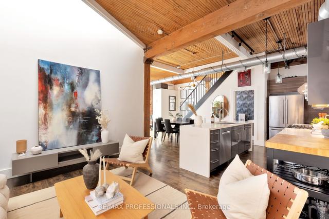 4 - 200 Clinton St, Townhouse with 2 bedrooms, 2 bathrooms and 1 parking in Toronto ON | Image 3