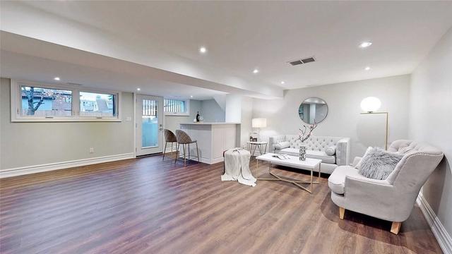 274 Cornelius Pkwy, House detached with 4 bedrooms, 5 bathrooms and 4 parking in Toronto ON | Image 24