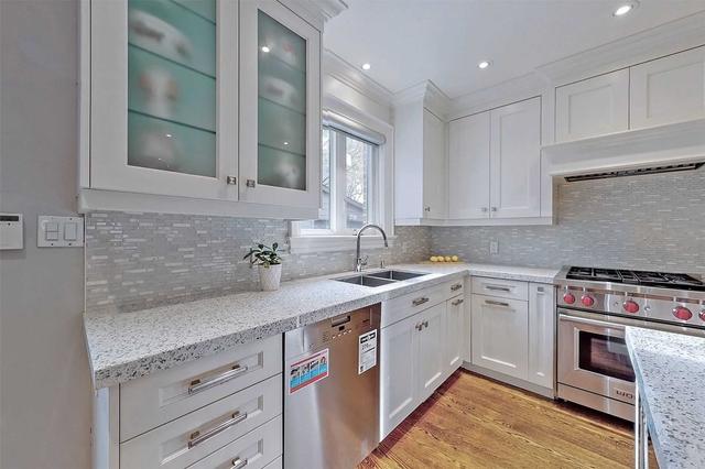 665 Millwood Rd, House semidetached with 3 bedrooms, 4 bathrooms and 2 parking in Toronto ON | Image 6