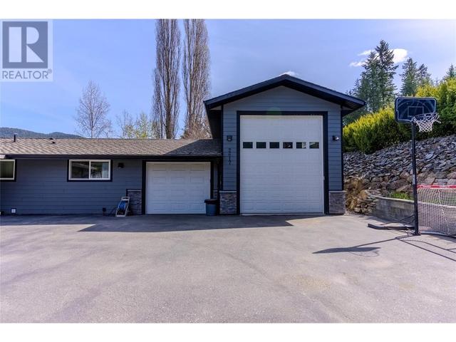 2617 Mountview Drive, House detached with 4 bedrooms, 2 bathrooms and null parking in Columbia Shuswap C BC | Image 43