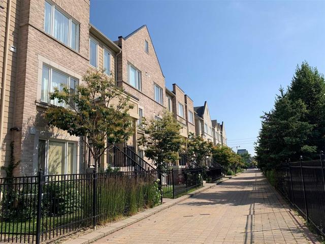 255 - 4975 Southampton Dr, Townhouse with 2 bedrooms, 3 bathrooms and 1 parking in Mississauga ON | Image 1