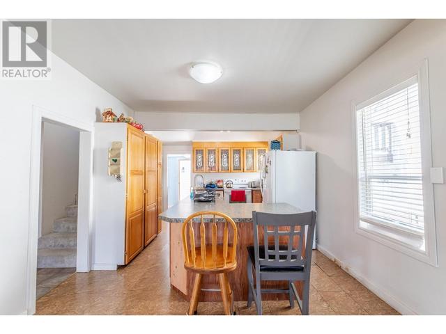 597 Burns Street, House detached with 3 bedrooms, 2 bathrooms and 3 parking in Penticton BC | Image 10