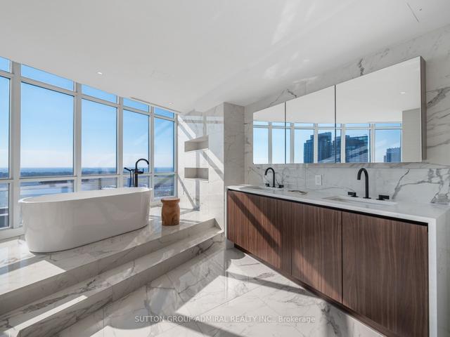 3306 - 21 Iceboat Terr, Condo with 3 bedrooms, 4 bathrooms and 3 parking in Toronto ON | Image 14