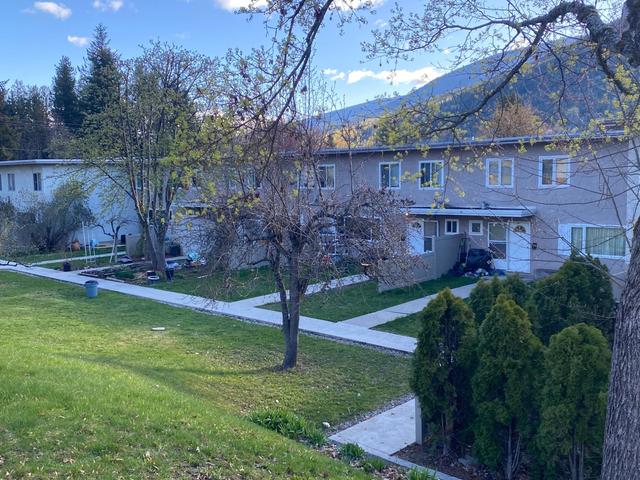 429 Richards Street W, House attached with 3 bedrooms, 2 bathrooms and 1 parking in Nelson BC | Image 3