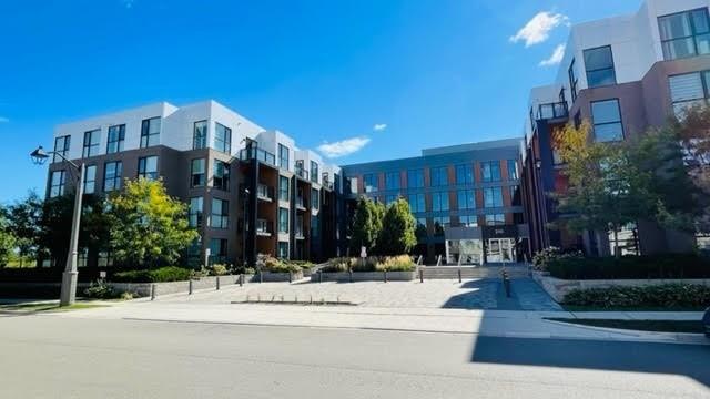412 - 210 Sabina Dr, Condo with 3 bedrooms, 3 bathrooms and 1 parking in Oakville ON | Card Image