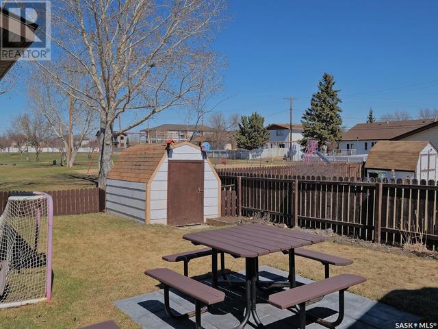407 3rd Avenue E, House detached with 4 bedrooms, 2 bathrooms and null parking in Rosetown SK | Image 44
