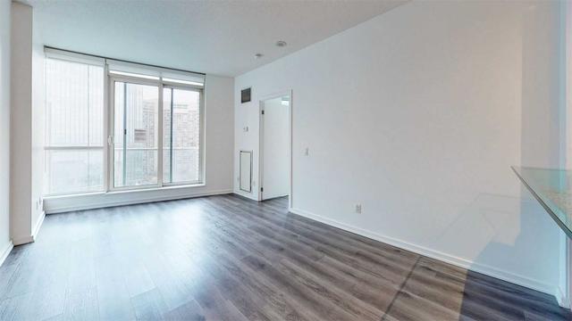 2205 - 8 York St, Condo with 1 bedrooms, 1 bathrooms and 0 parking in Toronto ON | Image 5