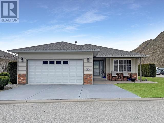 557 Red Wing Drive, House detached with 2 bedrooms, 2 bathrooms and 2 parking in Penticton 1 BC | Image 2