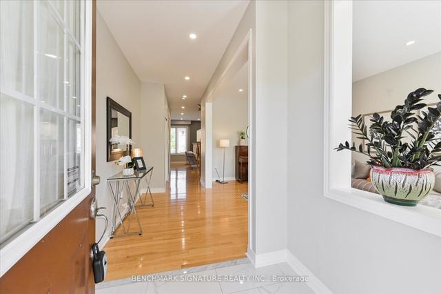 26 Linsmary Crt, House detached with 4 bedrooms, 4 bathrooms and 4 parking in Markham ON | Image 23