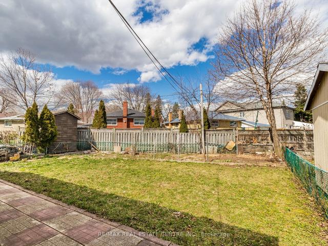 726 Brimorton Dr, House detached with 3 bedrooms, 3 bathrooms and 4 parking in Toronto ON | Image 33
