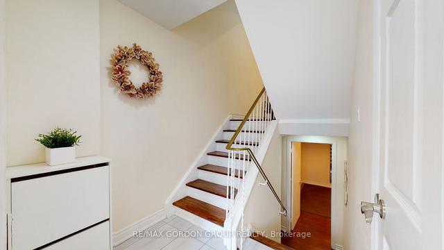 6 - 90 Crockamhill Dr E, Townhouse with 3 bedrooms, 3 bathrooms and 2 parking in Toronto ON | Image 33
