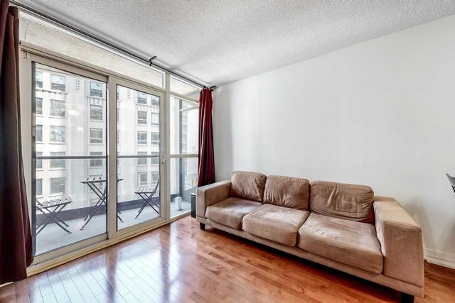902 - 21 Carlton St, Condo with 2 bedrooms, 2 bathrooms and 0 parking in Toronto ON | Image 11